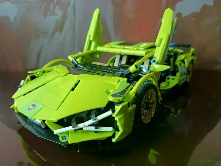 Конструктор Lamborghini Sian FKP 37 1280 деталей | Масштаб 1:14 - Фото 10 Конструктор Lamborghini Sian FKP 37 1280 деталей | Масштаб 1:14 - изображение 10