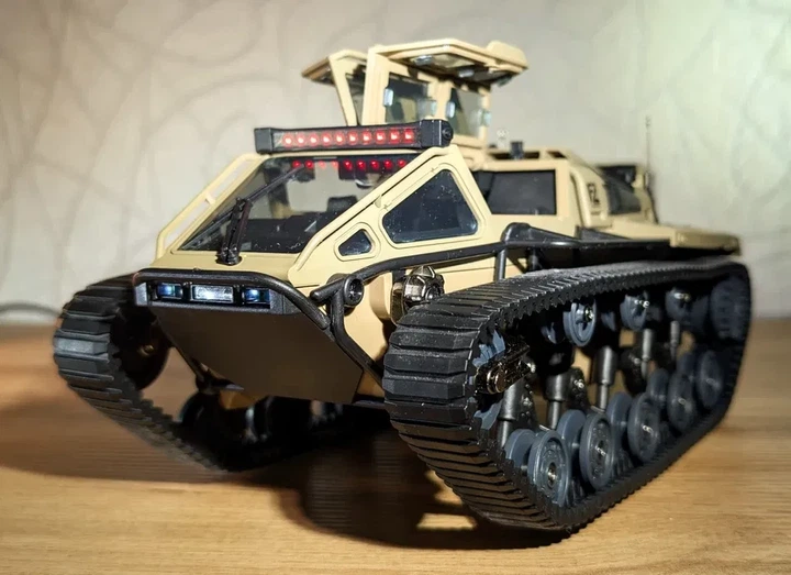 Вездеход на радиоуправлении JJRC C8812 Ripsaw EV3 F-4 Желтый - Фото 2 Вездеход на радиоуправлении JJRC C8812 Ripsaw EV3 F-4 Желтый - изображение 2