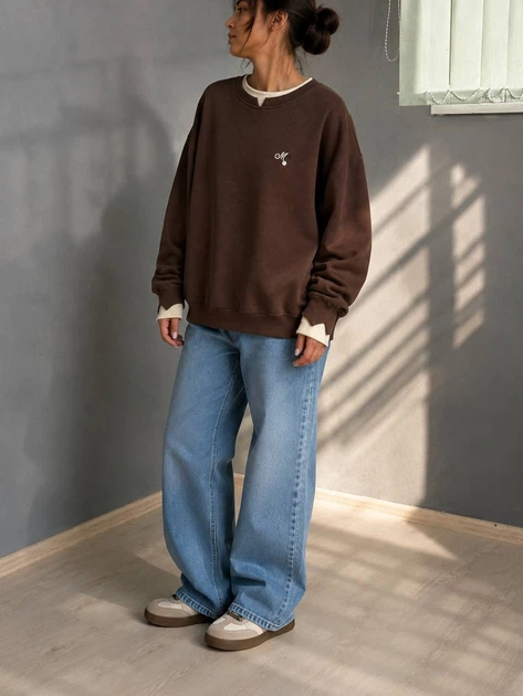 Свитшот женский Matinee&Fancy 877-52 oversize с двойным воротником и вышивкой one size коричневый - изображение 3