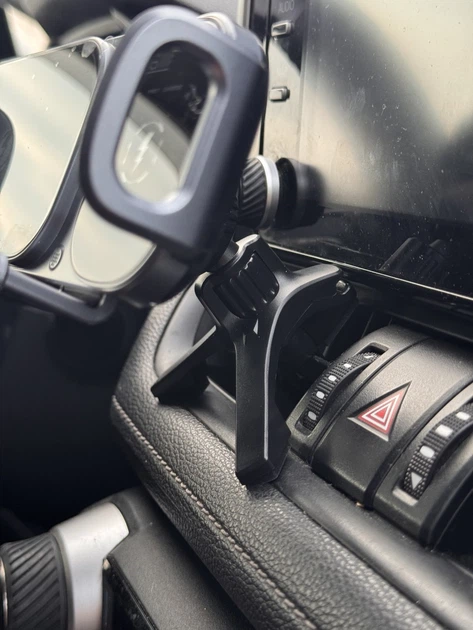 Автомобільний тримач SD01 з бездротовою зарядкою 15W на решітку авто з функцією повороту 90° Чорний - Фото 13 Автомобільний тримач SD01 з бездротовою зарядкою 15W на решітку авто з функцією повороту 90° Чорний - зображення 13