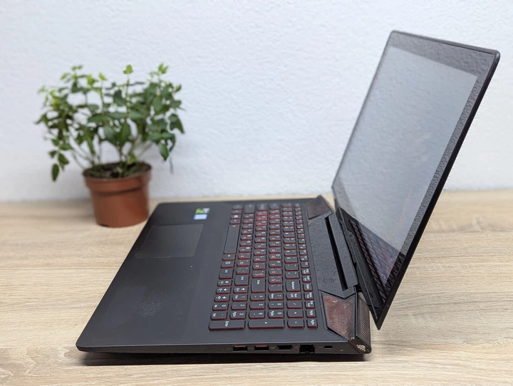Ноутбук Lenovo IdeaPad Y700:15.6 Full HD,Intel Core i5-6300HQ ,16 GB DDR4,GeForce GTX 960M 2Gb,SSD 500Gb - Б/У - изображение 5