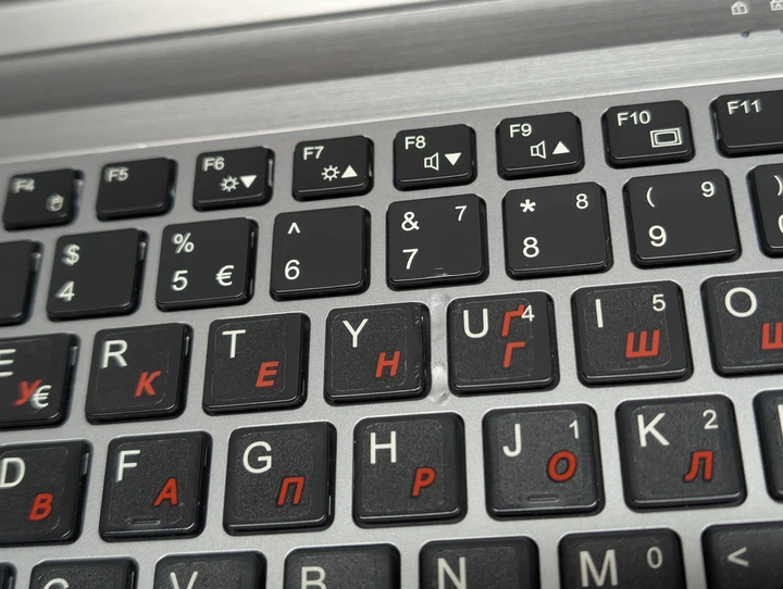 Ноутбук Fujitsu E746: 14 Full HD Intel Core i5-6200U 8GB DDR4 240Gb ssd - Б/У - изображение 7