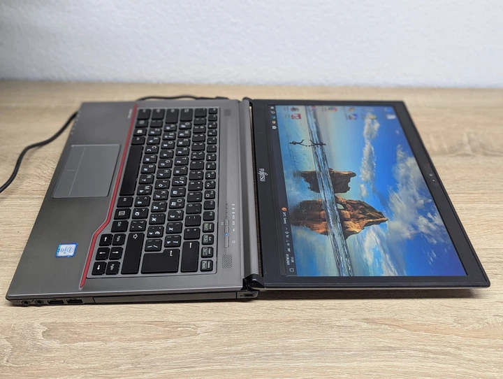 Ноутбук Fujitsu E746: 14 Full Hd Intel Core i5-6300U 8 GB DDR4 256Gb ssd - Б/У - изображение 6