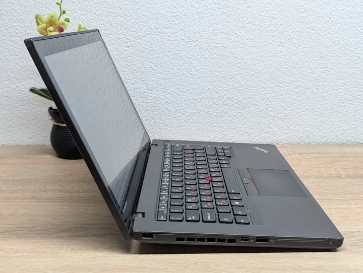 Ноутбук Lenovo ThinkPad T450: 14 сенсорный, Intel Core i5-5300U, 8GB DDR3, Intel HD Graphics, SSD 128Gb(2АКБ) - Б/У - Фото 4 Ноутбук Lenovo ThinkPad T450: 14 сенсорный, Intel Core i5-5300U, 8GB DDR3, Intel HD Graphics, SSD 128Gb(2АКБ) - Б/У - изображение 4