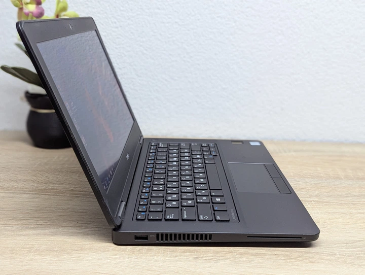 Ноутбук Dell Latitude E5270: 12, Intel Core i5-6300U,8 GB DDR4, Intel HD Graphics, SSD 256Gb - Б/У - Фото 5 Ноутбук Dell Latitude E5270: 12, Intel Core i5-6300U,8 GB DDR4, Intel HD Graphics, SSD 256Gb - Б/У - изображение 5