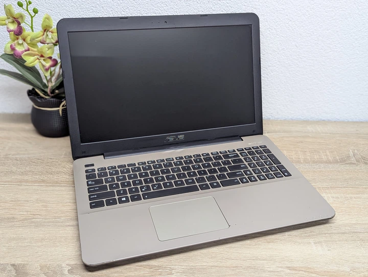 Ноутбук Asus R556L під відновлення або розбір - Б/В - Фото 2 Ноутбук Asus R556L під відновлення або розбір - Б/В - зображення 2