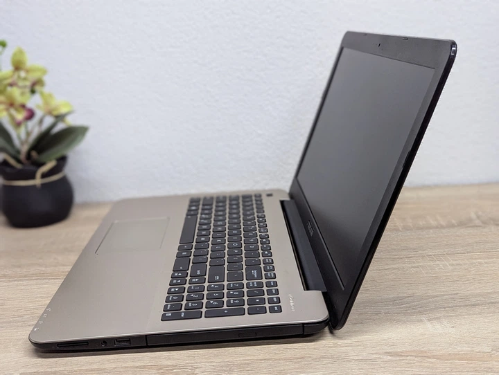Ноутбук Asus R556L під відновлення або розбір - Б/В - Фото 5 Ноутбук Asus R556L під відновлення або розбір - Б/В - зображення 5
