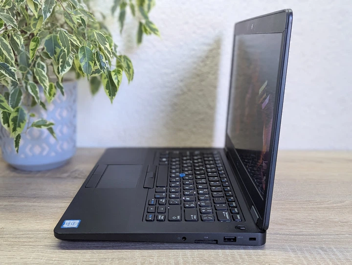 Ноутбук Dell Latitude E5470:14 Full Hd Intel Core i5-6300U 8 GB DDR4 Intel HD Graphics SSD 128Gb - Б/У - Фото 6 Ноутбук Dell Latitude E5470:14 Full Hd Intel Core i5-6300U 8 GB DDR4 Intel HD Graphics SSD 128Gb - Б/У - изображение 6