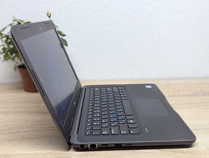 Ноутбук Dell Latitude 3380: 13 Intel Core i3-6006U 8 GB DDR4 Intel HD Graphics SSD 128Gb - Б/У - Фото 4 Ноутбук Dell Latitude 3380: 13 Intel Core i3-6006U 8 GB DDR4 Intel HD Graphics SSD 128Gb - Б/У - изображение 4