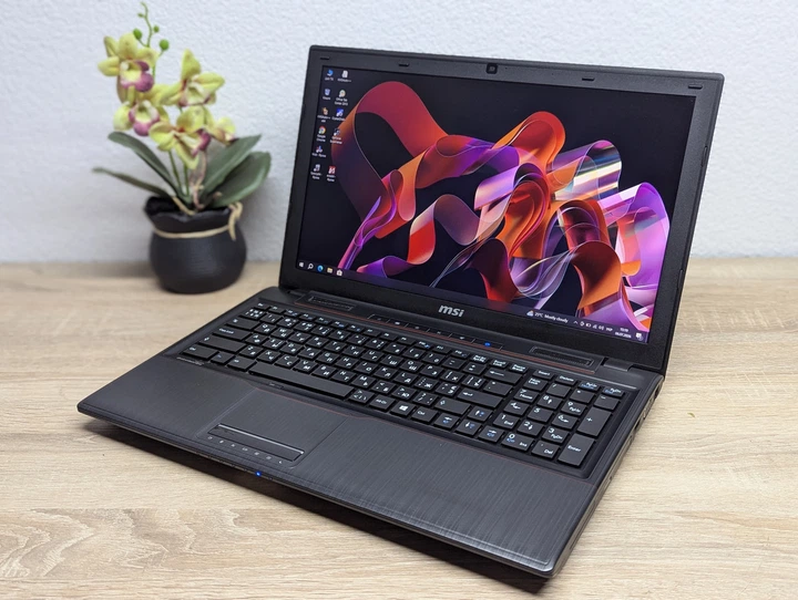 Ноутбук MSI MS-16GH:15.6 full HD,Intel Core i5-4210H,16 GB DDR3,NVIDIA GeForse 940M 2Gb,HDD 500Gb+SSD 128Gb - Б/У - Фото 3 Ноутбук MSI MS-16GH:15.6 full HD,Intel Core i5-4210H,16 GB DDR3,NVIDIA GeForse 940M 2Gb,HDD 500Gb+SSD 128Gb - Б/У - изображение 3