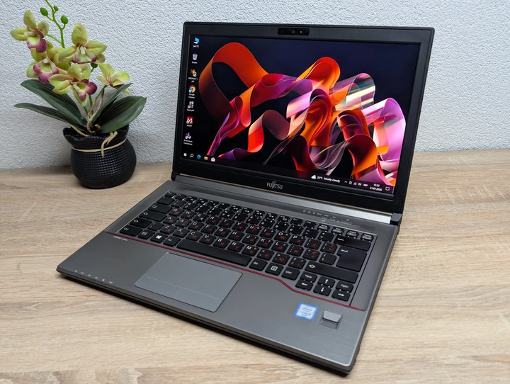 Ноутбук Fujitsu E746: 14 Full Hd Intel Core i5-6200U 8 GB DDR4 250Gb SSD - Б/У - изображение 3