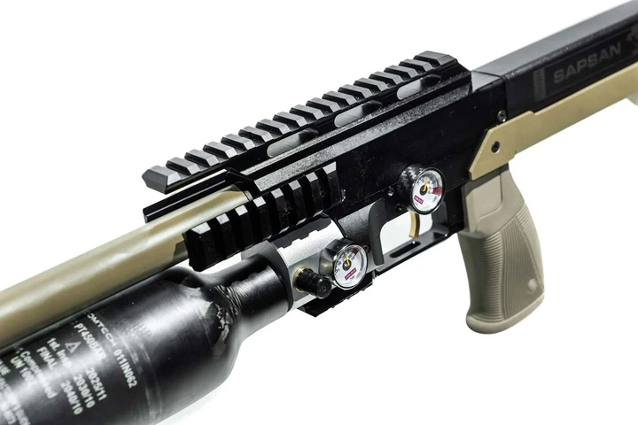 Винтовка ZBROIA PCP Sapsan TACtical MC 450/480 4.5мм (койот / черный) - Фото 4 Винтовка ZBROIA PCP Sapsan TACtical MC 450/480 4.5мм (койот / черный) - изображение 4