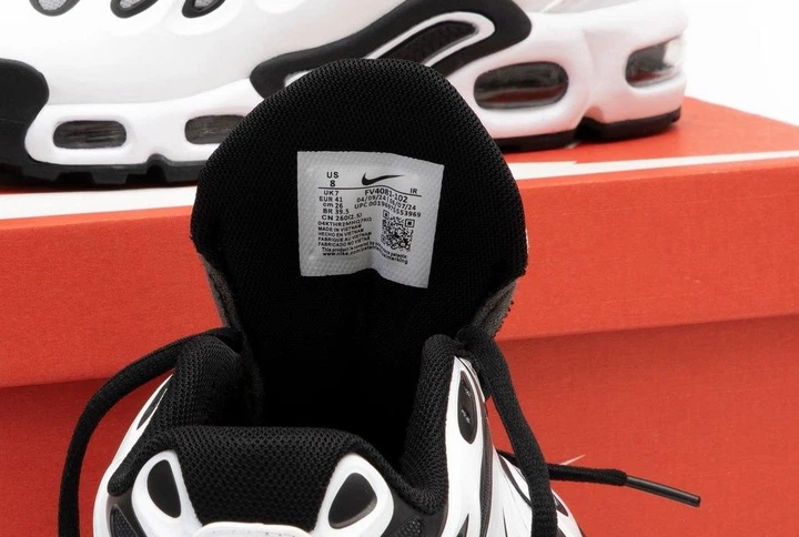 Кросівки чоловічі Ni Air Max Tn Plus Drift White Black / Най Аір Макс Тн плюс Дріфт білі 45 - Фото 7 Кросівки чоловічі Ni Air Max Tn Plus Drift White Black / Най Аір Макс Тн плюс Дріфт білі 45 - зображення 7