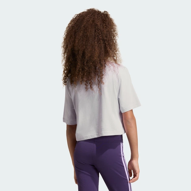Дитяча футболка EVERYDAY GLAM CROPPED GRAPHIC JUNIOR adidas KA2971 (128) фіолетовий (4068814078987) - Фото 3 Дитяча футболка EVERYDAY GLAM CROPPED GRAPHIC JUNIOR adidas KA2971 (128) фіолетовий (4068814078987) - зображення 3