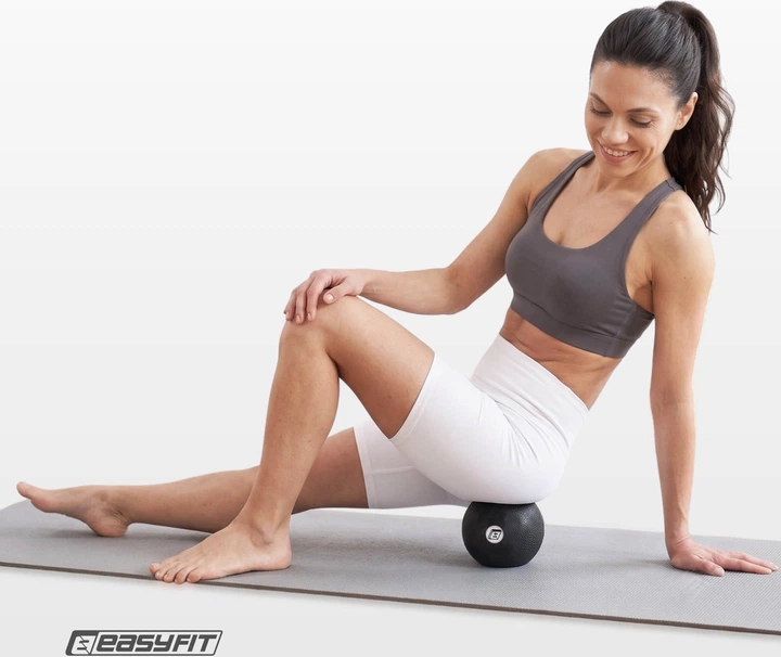 Масажний м'ячик EasyFit EF-2003 EPP 10 см м'яч для масажу та МФР масажер для спини, ніг, рук, шиї та стоп Чорний (56001955) - Фото 2 Масажний м'ячик EasyFit EF-2003 EPP 10 см м'яч для масажу та МФР масажер для спини, ніг, рук, шиї та стоп Чорний (56001955) - зображення 2