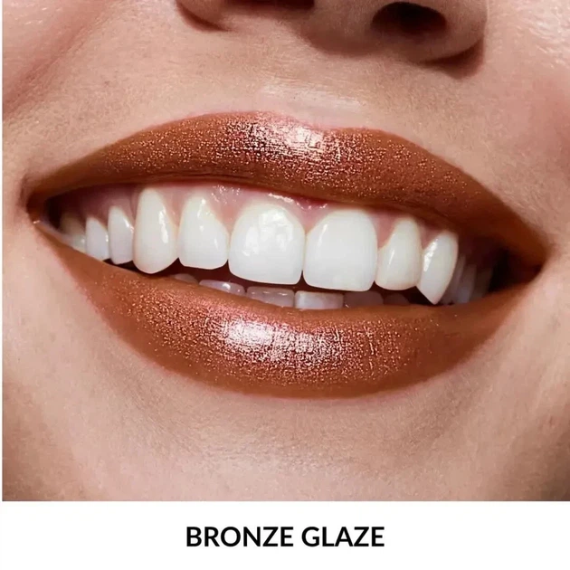 Увлажняющая мерцающая губная помада Avon «Ультра» 78 Сяйво бронзи/78 Bronze Glaze - Фото 2 Увлажняющая мерцающая губная помада Avon «Ультра» 78 Сяйво бронзи/78 Bronze Glaze - изображение 2