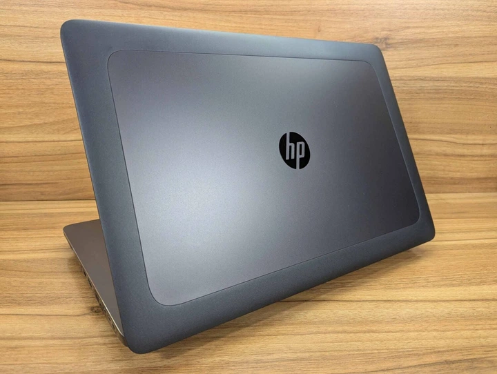 Мобильная рабочая станция HP zBook 17 G4 / 17.3" (1920x1080) IPS / Intel Core i7-7700HQ (4 (8) ядра по 2.8 - 3.8 GHz) / 32 GB DDR4 / 1000 GB SSD / nVidia Quadro P3000, 6 GB GDDR5, 192-bit / WebCam / Fingerprint / Windows 10 б/у - Фото 7 Мобильная рабочая станция HP zBook 17 G4 / 17.3" (1920x1080) IPS / Intel Core i7-7700HQ (4 (8) ядра по 2.8 - 3.8 GHz) / 32 GB DDR4 / 1000 GB SSD / nVidia Quadro P3000, 6 GB GDDR5, 192-bit / WebCam / Fingerprint / Windows 10 б/у - изображение 7