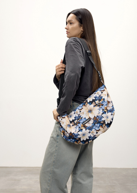 Жіноча сумка Sambag HOBO Bag-glove з внутрішніми кишенями та утепленими боковими кишенями з тканини з принтом "Blue Flowers" - Фото 7 Жіноча сумка Sambag HOBO Bag-glove з внутрішніми кишенями та утепленими боковими кишенями з тканини з принтом "Blue Flowers" - зображення 7