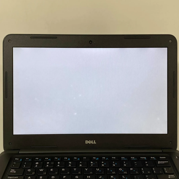 Ноутбук Б-класс Dell Latitude 3380 / 13.3" (1366x768) TN / Intel Core i5-7200U (2 (4) ядра по 2.5 - 3.1 GHz) / 8 GB DDR4 / 192 GB SSD / Intel HD Graphics 620 / WebCam б/у + Подарок Беспроводная мышь / USB - Фото 3 Ноутбук Б-класс Dell Latitude 3380 / 13.3" (1366x768) TN / Intel Core i5-7200U (2 (4) ядра по 2.5 - 3.1 GHz) / 8 GB DDR4 / 192 GB SSD / Intel HD Graphics 620 / WebCam б/у + Подарок Беспроводная мышь / USB - изображение 3