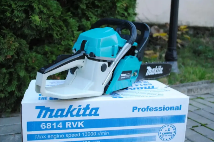 Цепная пила Makita бензиновая 50 см³ для спиливания деревьев бензопила профессиональная 4,8 л.с. садовая 45 см шина 0,325 цепь 11000 об мин ручной инструмент обрезки веток заготовки дров - изображение 7