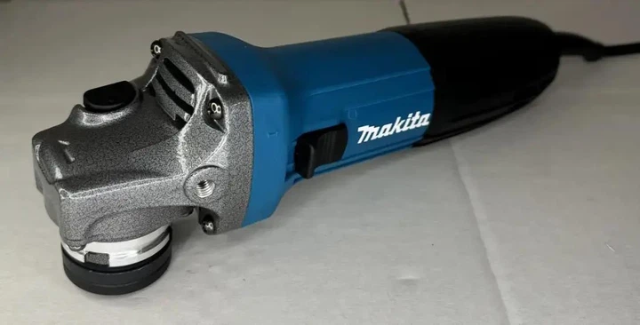 Болгарка угловая Makita GA5030 220В мощностью 720 Вт Диск 125 мм Количество оборотов 11000 об/мин - изображение 7