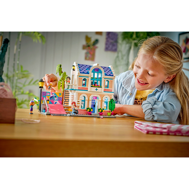 Конструктор LEGO Friends Семейный дом Лиан 946 деталей (42687) - изображение 5