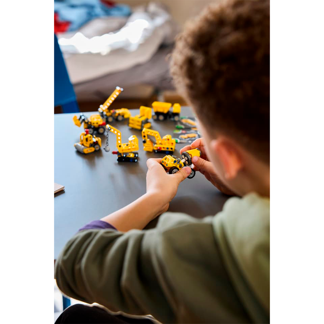 Конструктор LEGO Technic Мощные машины 44 детали (42233) - изображение 6