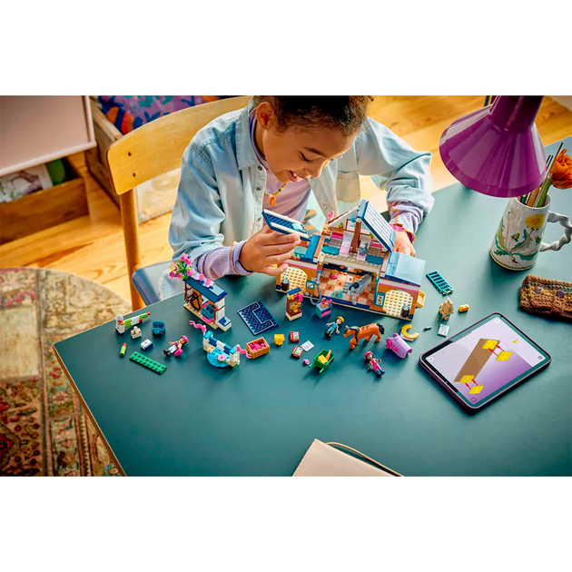 Конструктор LEGO Friends Конная стайня и академия верховой езды 735 деталей (42688) - изображение 8