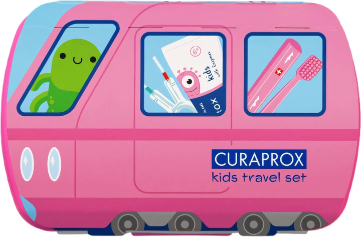Детский дорожный набор Curaprox Футляр + Зубная щетка 1 шт + Межзубные щетки 2 шт + Зубная паста 10 мл розовый (7612412432756) - Фото 1 Детский дорожный набор Curaprox Футляр + Зубная щетка 1 шт + Межзубные щетки 2 шт + Зубная паста 10 мл розовый (7612412432756) - изображение 1