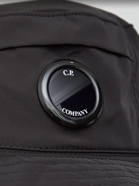 Водонепроницаемая панама C.P. Company с линзой и карманом, One Size (универсальный размер), унисекс, чёрного цвета. - изображение 2