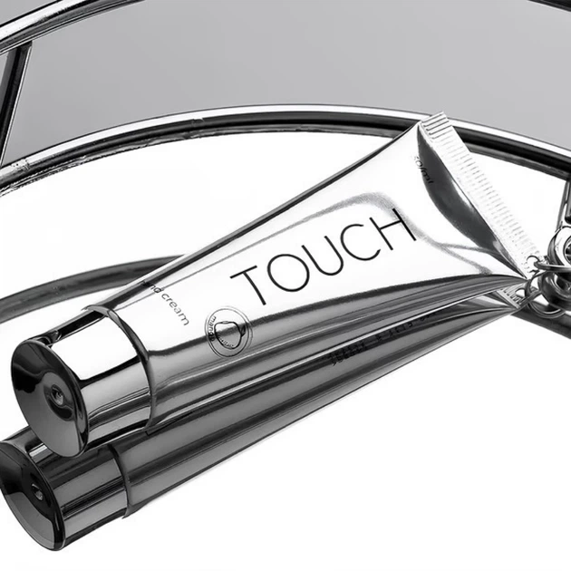 TOUCH Silver Line Coconut Крем для рук кокос з карабіном, 30 мл - Фото 4 TOUCH Silver Line Coconut Крем для рук кокос з карабіном, 30 мл - зображення 4