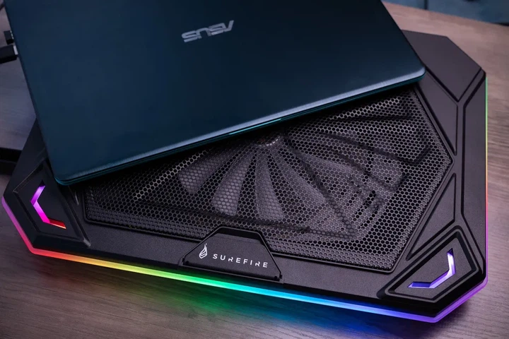 Ігрова охолоджувальна підставка для ноутбуку SureFire BORA -Х1 з підствіткою та USB-портом Чорна (48844) - зображення 3