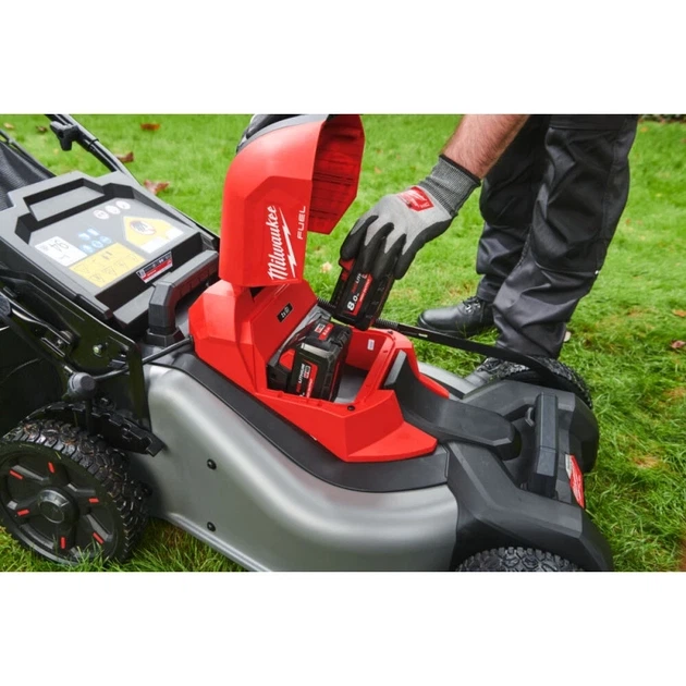 Газонокосарка акумуляторна безщіткова самохідна MILWAUKEE, M18 F2LM46-0 (2х18В), 46 см (каркас) - зображення 3