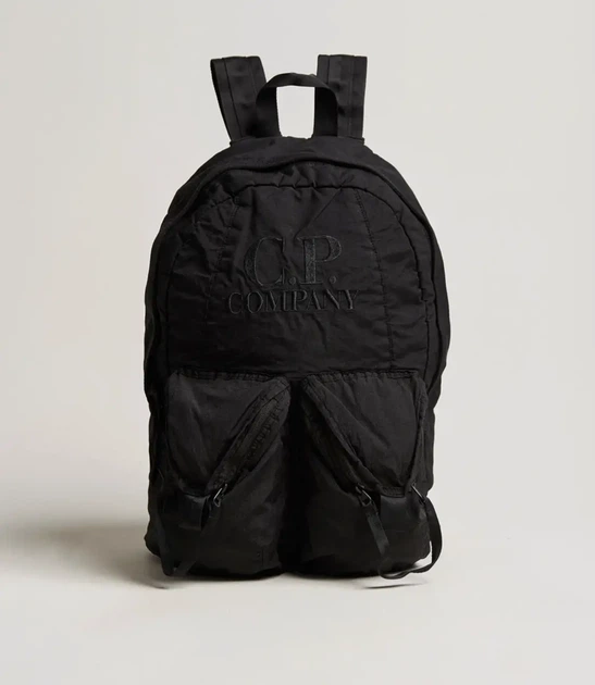 Рюкзак C.P. Company Taylon P Nylon Backpack с вышитым логотипом чёрного цвета. - Фото 1 Рюкзак C.P. Company Taylon P Nylon Backpack с вышитым логотипом чёрного цвета. - изображение 1