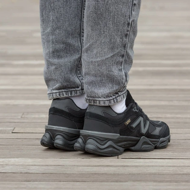 Кросівки New Balance 9060 Termo All Black 42 - Фото 3 Кросівки New Balance 9060 Termo All Black 42 - зображення 3