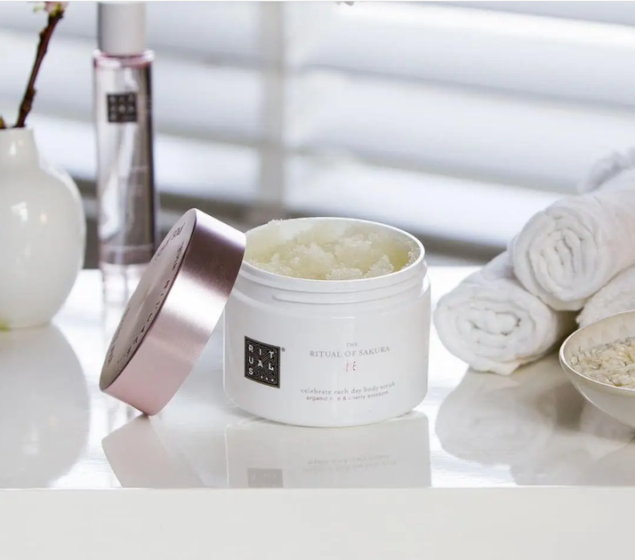 Цукровий скраб для тіла Rituals The Ritual of Sakura Body Scrub 250 г - Фото 4 Цукровий скраб для тіла Rituals The Ritual of Sakura Body Scrub 250 г - изображение 4