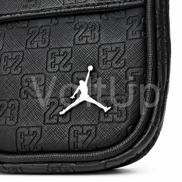 Сумка-месенджер Jordan Monogram через плече з регульованим ременем Чорна - Фото 3 Сумка-месенджер Jordan Monogram через плече з регульованим ременем Чорна - зображення 3