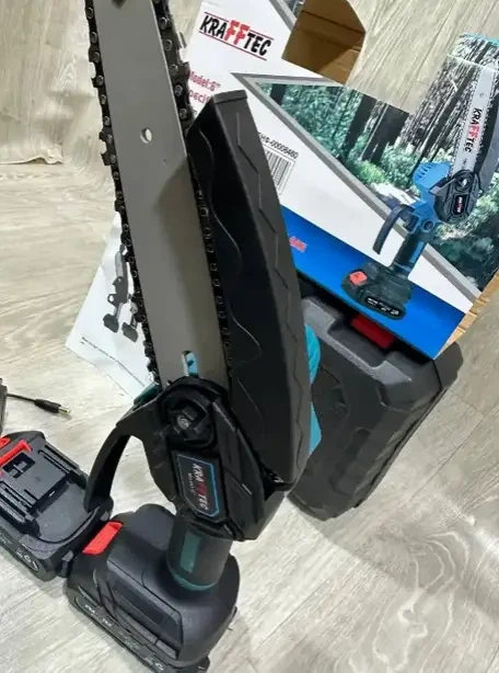 Мини пила аккумуляторная Krafftec 48 В 6 А·ч цепная 1200 Вт шина 8 дюймов сучкорез бесщеточный автоматическая смазка садовая электропила 6000 об мин шаг 1 4 для обрезки деревьев веток кустов распиливания древесины с 2 АКБ кейсом - изображение 8