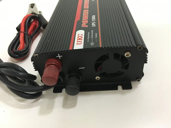 Автомобільний інвертор UKC AC/DC UPS 1300W ART 7060 перетворювач напруги 12В-220В пікова потужність 1300 Вт номінальна 600 Вт із заряджанням 15 А UPS та активним охолодженням - зображення 2