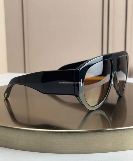 Сонцезахисні окуляри Tom Ford FT1044 чорні оверсайз авіатор, бурштинова лінза, унісекс, - Фото 2 Сонцезахисні окуляри Tom Ford FT1044 чорні оверсайз авіатор, бурштинова лінза, унісекс, - зображення 2