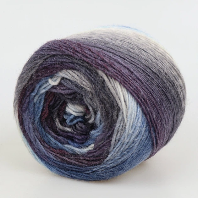 Пряжа YarnArt Lana Fresco, Туманная ночь №8116 - 100 г / 380 м, секционная шерстяная пряжа для шалей, бактусов, свитеров и аксессуаров - Фото 2 Пряжа YarnArt Lana Fresco, Туманная ночь №8116 - 100 г / 380 м, секционная шерстяная пряжа для шалей, бактусов, свитеров и аксессуаров - изображение 2