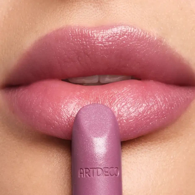 Artdeco Perfect Color Lipstick Помада для губ № 950 "Soft Lilac" - Фото 4 Artdeco Perfect Color Lipstick Помада для губ № 950 "Soft Lilac" - изображение 4