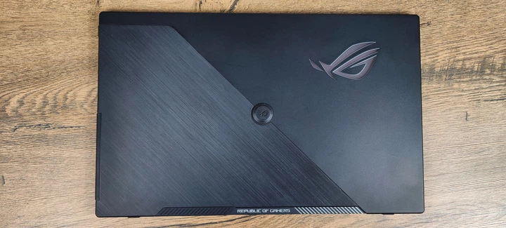 Портативний монітор 15.6" ASUS ROG Strix XG16AHP Full HD IPS 144 Гц (102281026) - Уцінка - зображення 9