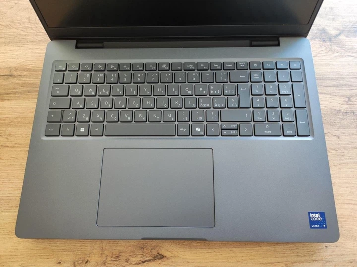 Ноутбук Dell Pro Max 16 Plus NVIDIA RTX PRO 5000 Blackwell 24GB/U7 268HX/32GB/1TB Win.11 - Фото 6 Ноутбук Dell Pro Max 16 Plus NVIDIA RTX PRO 5000 Blackwell 24GB/U7 268HX/32GB/1TB Win.11 - изображение 6