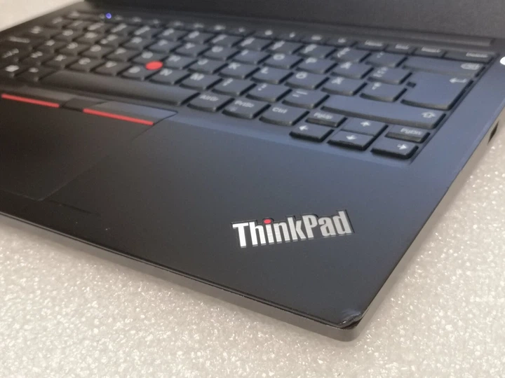 Ультрабук Б-класс Lenovo ThinkPad E14 G1 / 14'' IPS / Core i3-10110U (2(4) ядра по 2.1-4.2GHz) / 8GB DDR4 / 256GB SSD / UHD Graphics / WebCam / HDMI б/у - изображение 8