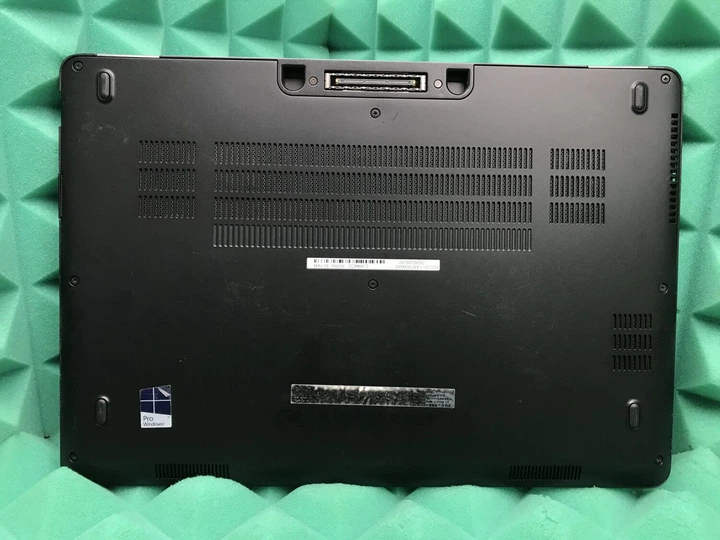 Ультрабук Б-класс Dell Latitude E7470 / 14" (1920x1080) IPS / Intel Core i5-6300U (2 (4) ядра по 2.4 - 3.0 GHz) / 8 GB DDR4 / 256 GB SSD / Intel HD Graphics 520 / WebCam / HDMI / miniDP / Windows 10 лицензия б/у - Фото 16 Ультрабук Б-класс Dell Latitude E7470 / 14" (1920x1080) IPS / Intel Core i5-6300U (2 (4) ядра по 2.4 - 3.0 GHz) / 8 GB DDR4 / 256 GB SSD / Intel HD Graphics 520 / WebCam / HDMI / miniDP / Windows 10 лицензия б/у - изображение 16