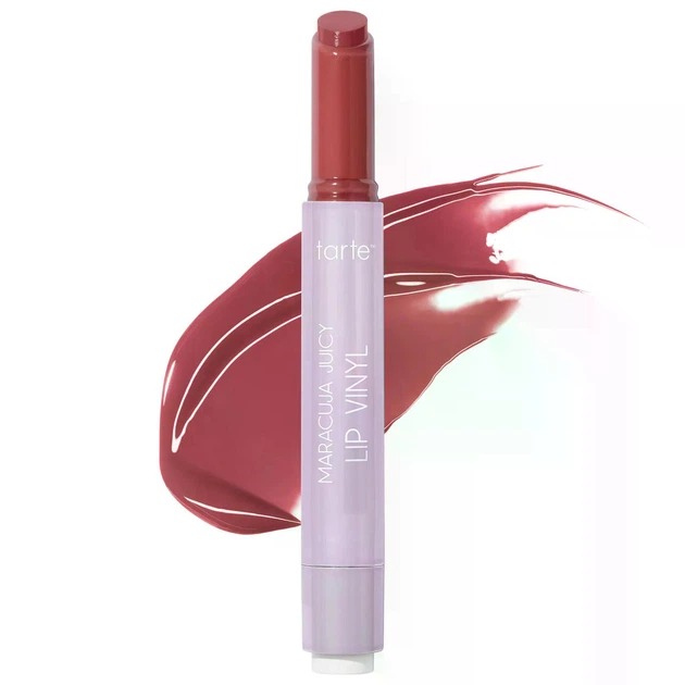 Блеск для губ с маракуей Tarte maracuja juicy lip plumping gloss, hibiscus – лилово-ягодный, 2.7 g - Фото 1 Блеск для губ с маракуей Tarte maracuja juicy lip plumping gloss, hibiscus – лилово-ягодный, 2.7 g - изображение 1
