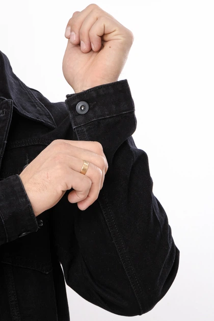 Чоловіча джинсова куртка NoBrand XXL Чорний (p-20919-252171) - Фото 6 Чоловіча джинсова куртка NoBrand XXL Чорний (p-20919-252171) - изображение 6