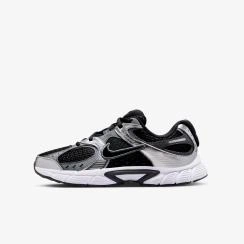 Кросівки дитячі Nike V5 Rnr 36.5 Коричневий HQ6411-201 - Фото 3 Кросівки дитячі Nike V5 Rnr 36.5 Коричневий HQ6411-201 - зображення 3