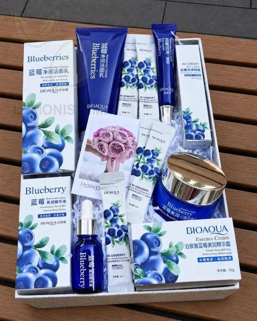 Набір косметики для догляду за обличчям Bioaqua Blueberry 5 в 1 (крем, крем під очі, сироватка для обличчя, пінка для вмивання, - Фото 1 Набір косметики для догляду за обличчям Bioaqua Blueberry 5 в 1 (крем, крем під очі, сироватка для обличчя, пінка для вмивання, - зображення 1